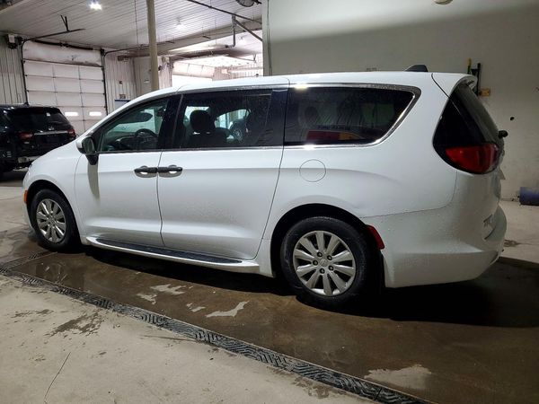 2021 CHRYSLER VOYAGER
