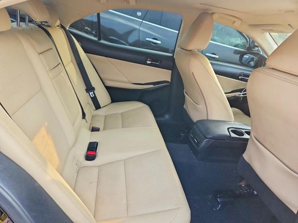 2016 LEXUS IS