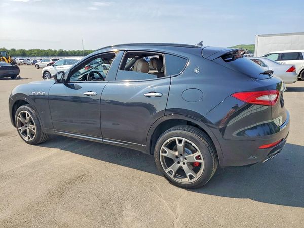 2017 MASERATI LEVANTE Sport