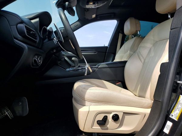 2017 MASERATI LEVANTE Sport