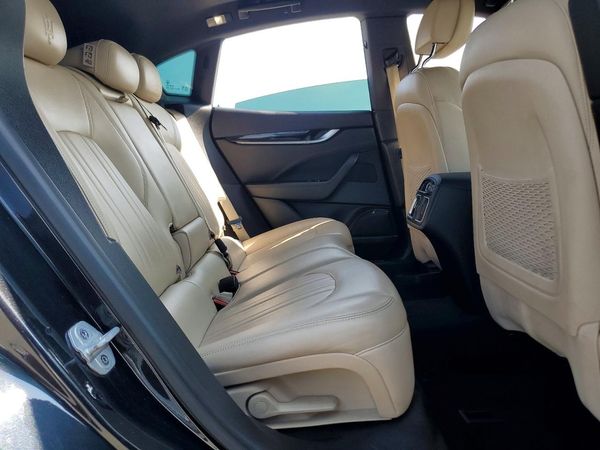 2017 MASERATI LEVANTE Sport