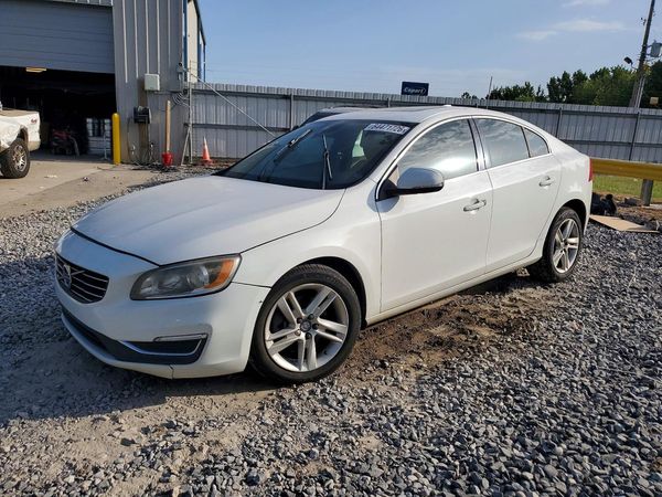 2015 VOLVO S60 Premier (non R design)