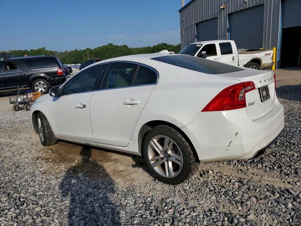 2015 VOLVO S60 Premier (non R design)