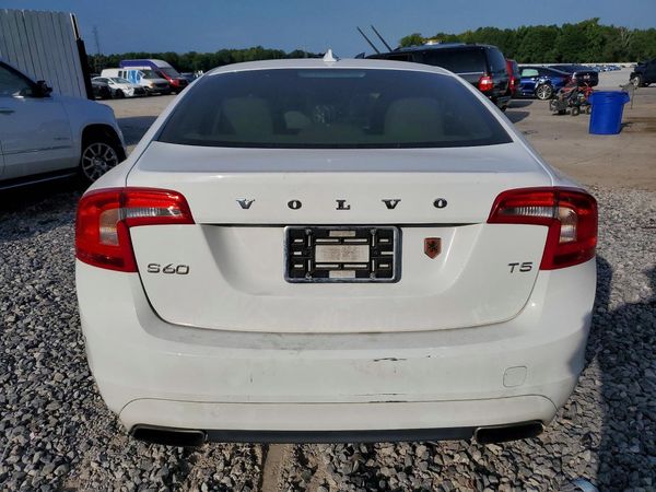 2015 VOLVO S60 Premier (non R design)
