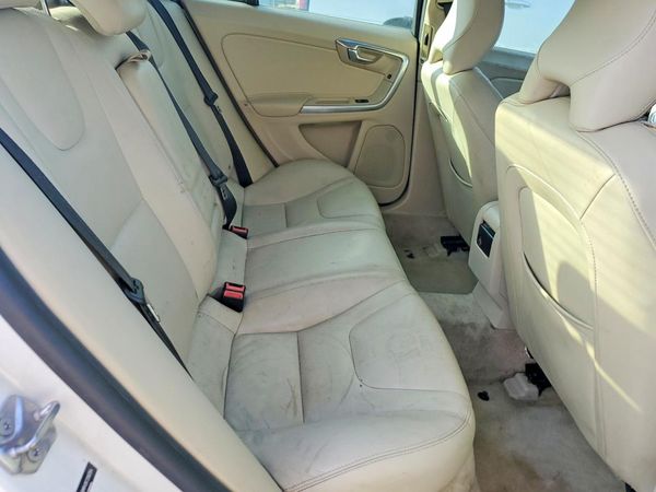 2015 VOLVO S60 Premier (non R design)