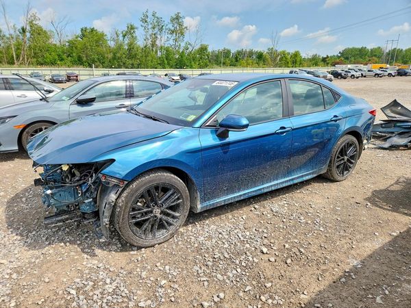 2025 TOYOTA CAMRY