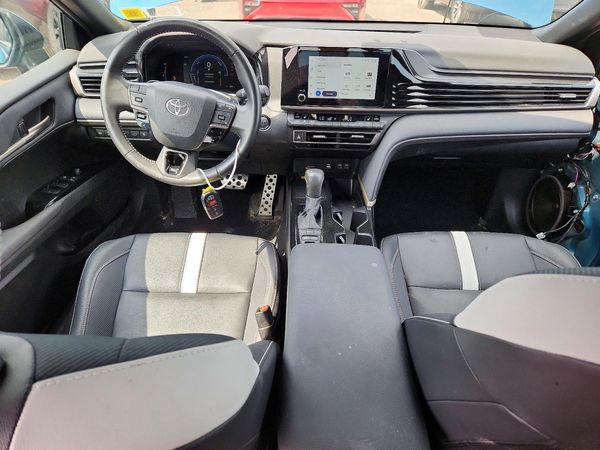 2025 TOYOTA CAMRY