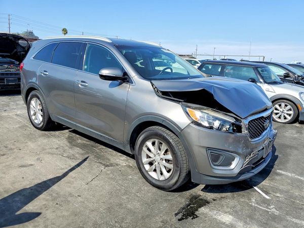 2016 KIA SORENTO L / LX