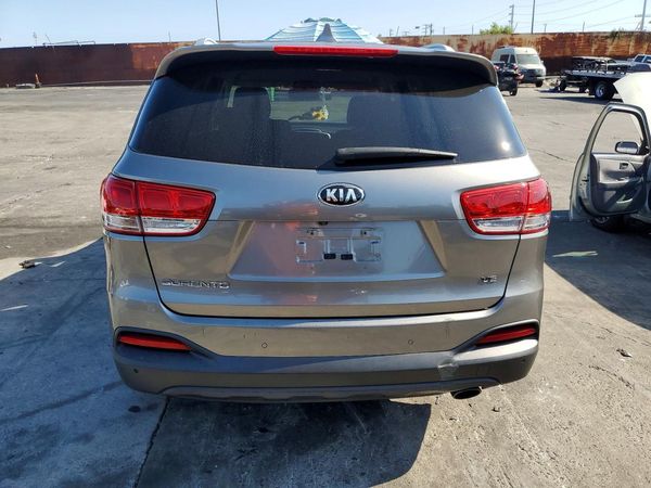 2016 KIA SORENTO L / LX