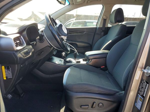 2016 KIA SORENTO L / LX