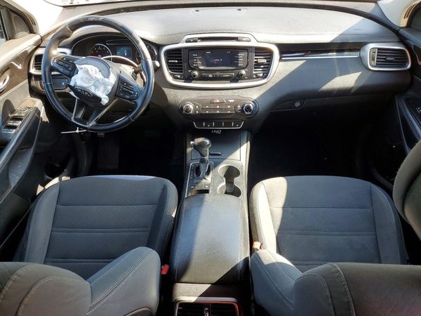 2016 KIA SORENTO L / LX