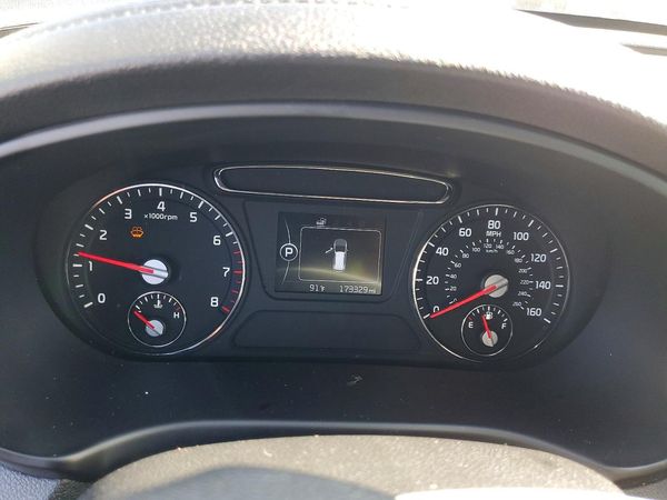 2016 KIA SORENTO L / LX