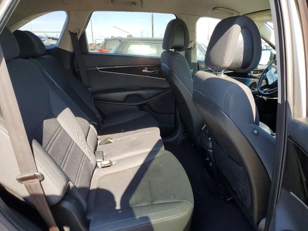 2016 KIA SORENTO L / LX