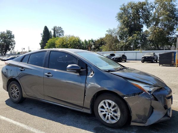2017 TOYOTA PRIUS