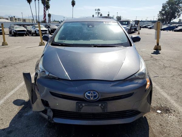 2017 TOYOTA PRIUS