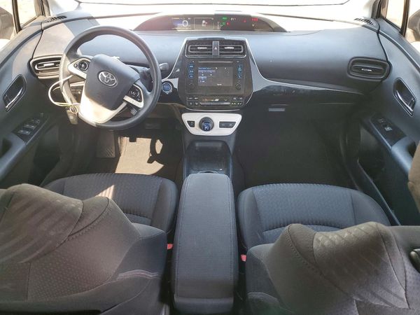 2017 TOYOTA PRIUS
