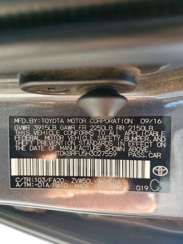 2017 TOYOTA PRIUS