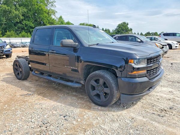 2018 CHEVROLET SILVERADO Custom
