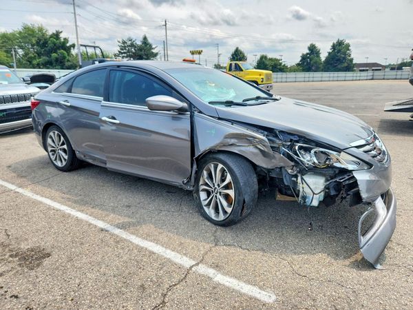 2013 HYUNDAI SONATA