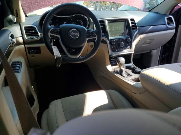2017 JEEP GRAND CHEROKEE LAREDO 4X2
