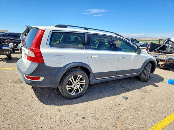 2013 VOLVO XC70