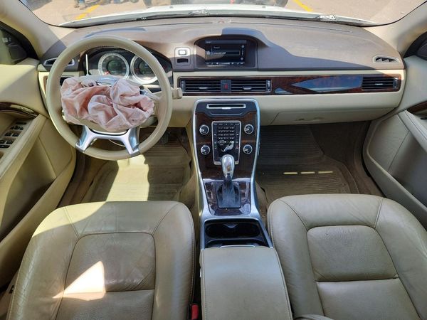 2013 VOLVO XC70