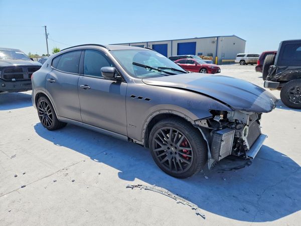 2020 MASERATI LEVANTE