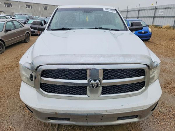 2017 RAM 1500 SLT CREW CAB 4X4