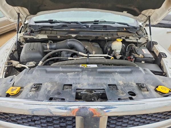 2017 RAM 1500 SLT CREW CAB 4X4