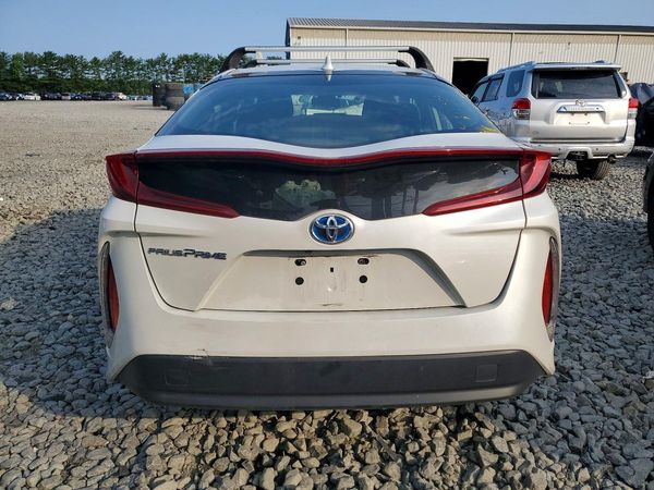 2022 TOYOTA PRIUS