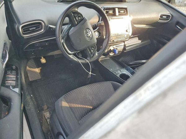 2022 TOYOTA PRIUS