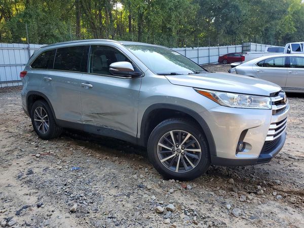 2019 TOYOTA HIGHLANDER SE/XLE