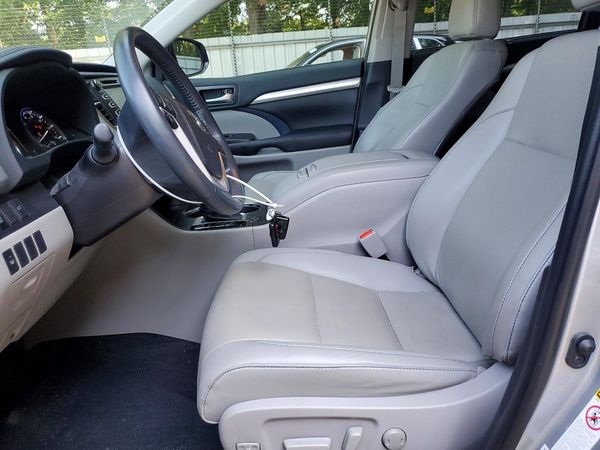 2019 TOYOTA HIGHLANDER SE/XLE