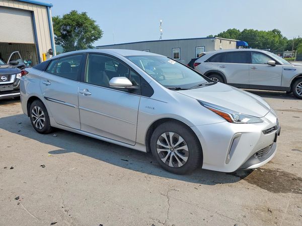 2022 TOYOTA PRIUS
