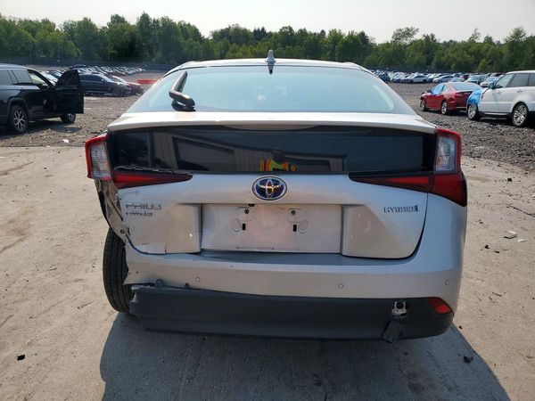 2022 TOYOTA PRIUS