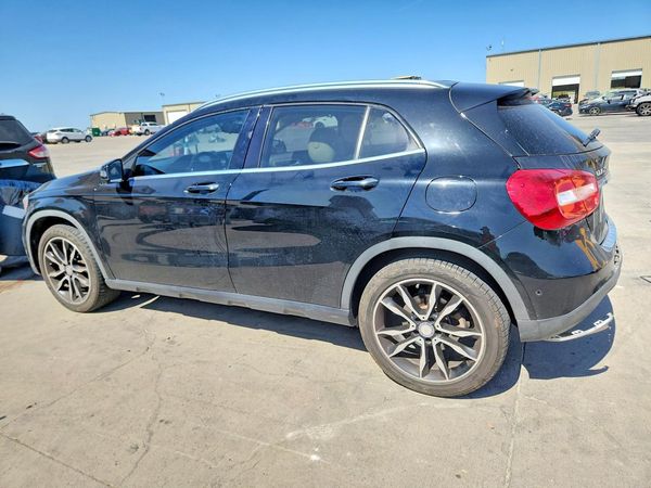 2015 MERCEDES-BENZ GLA