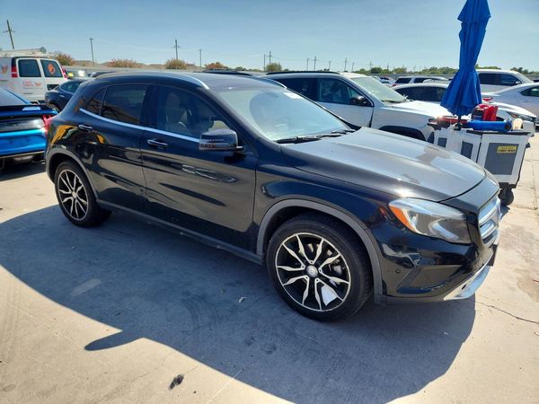 2015 MERCEDES-BENZ GLA