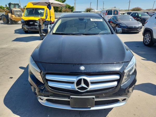 2015 MERCEDES-BENZ GLA