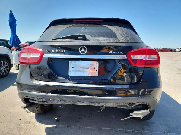 2015 MERCEDES-BENZ GLA