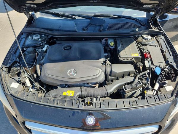 2015 MERCEDES-BENZ GLA