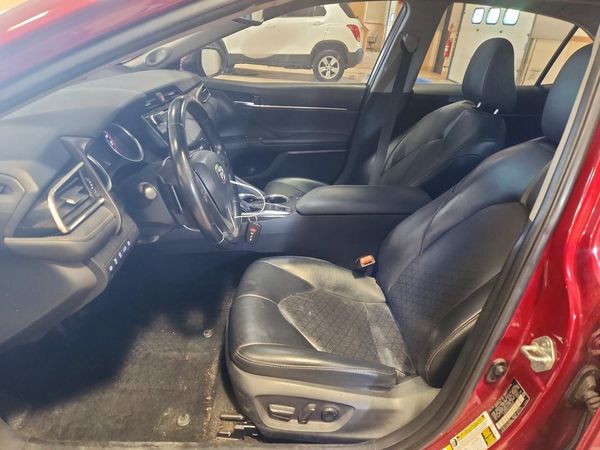 2018 TOYOTA CAMRY
