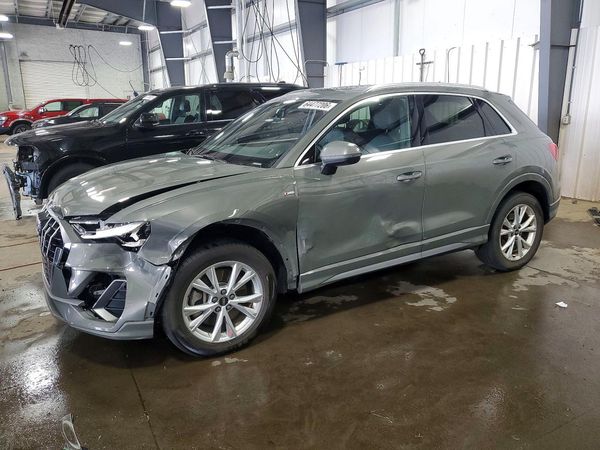 2023 AUDI Q3 S Line quattro Premium