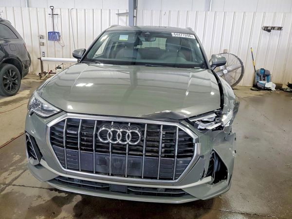 2023 AUDI Q3 S Line quattro Premium