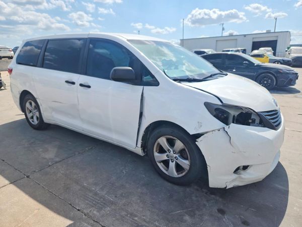 2015 TOYOTA SIENNA