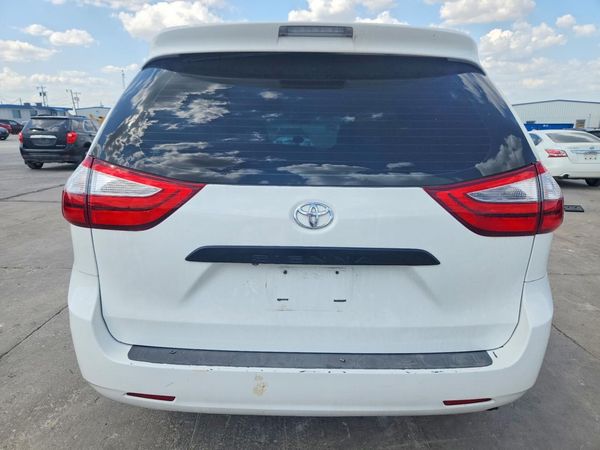 2015 TOYOTA SIENNA