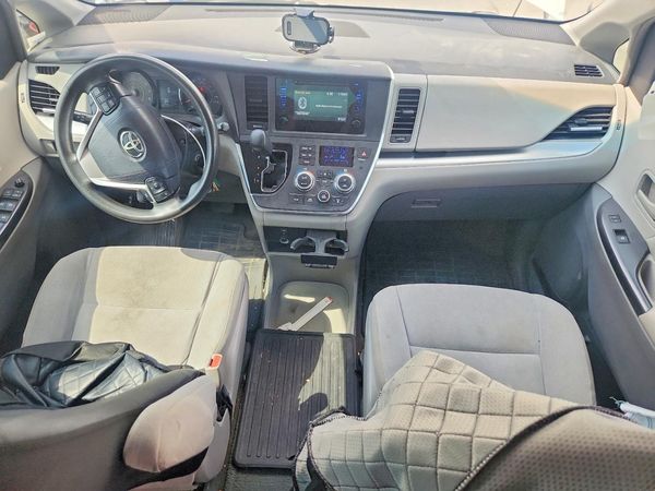 2015 TOYOTA SIENNA
