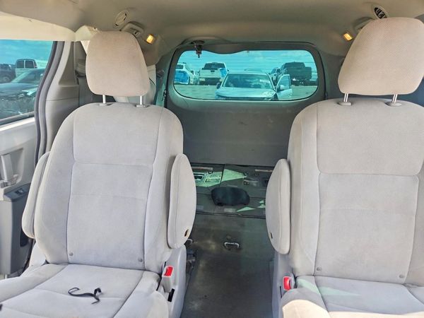 2015 TOYOTA SIENNA