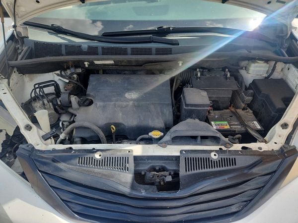 2015 TOYOTA SIENNA