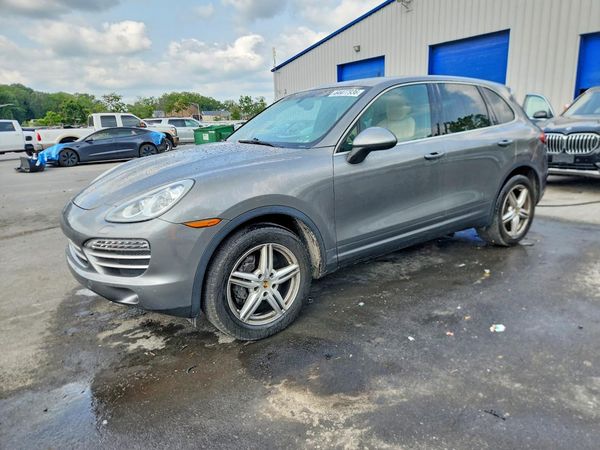 2014 PORSCHE CAYENNE