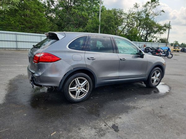 2014 PORSCHE CAYENNE
